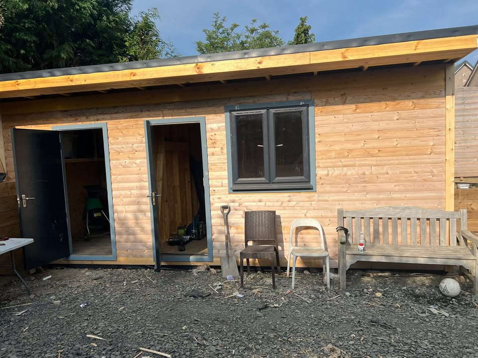 Garden room and landscaping in Baberton