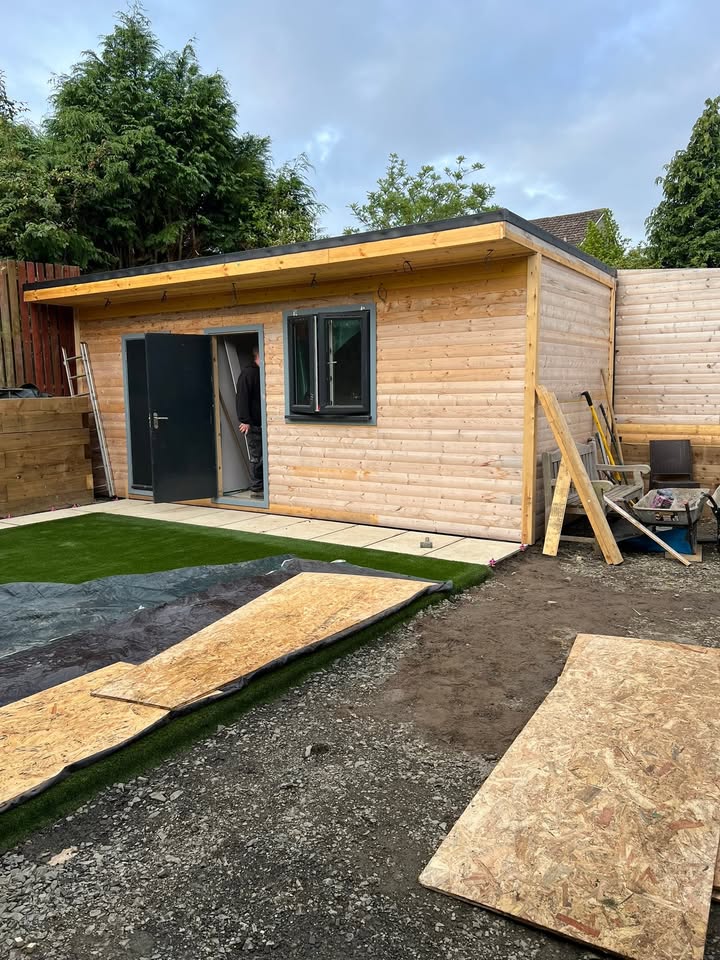 Garden room and landscaping in Baberton