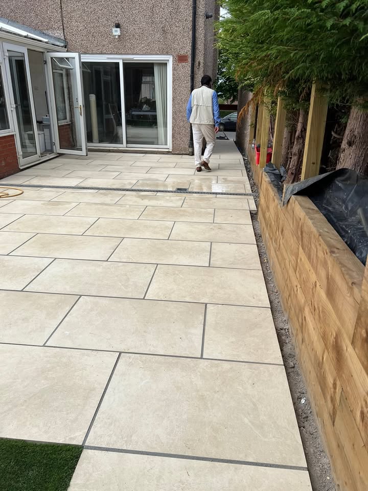 Garden room and landscaping in Baberton