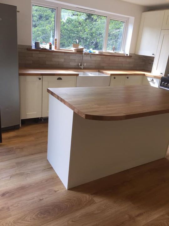 New Kitchen in Bridgend, solid oak worktops