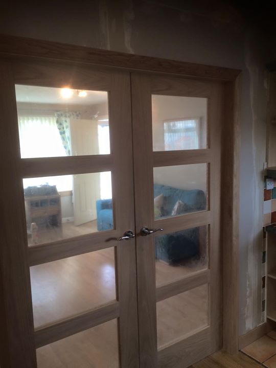 Oak shaker style doors and partition